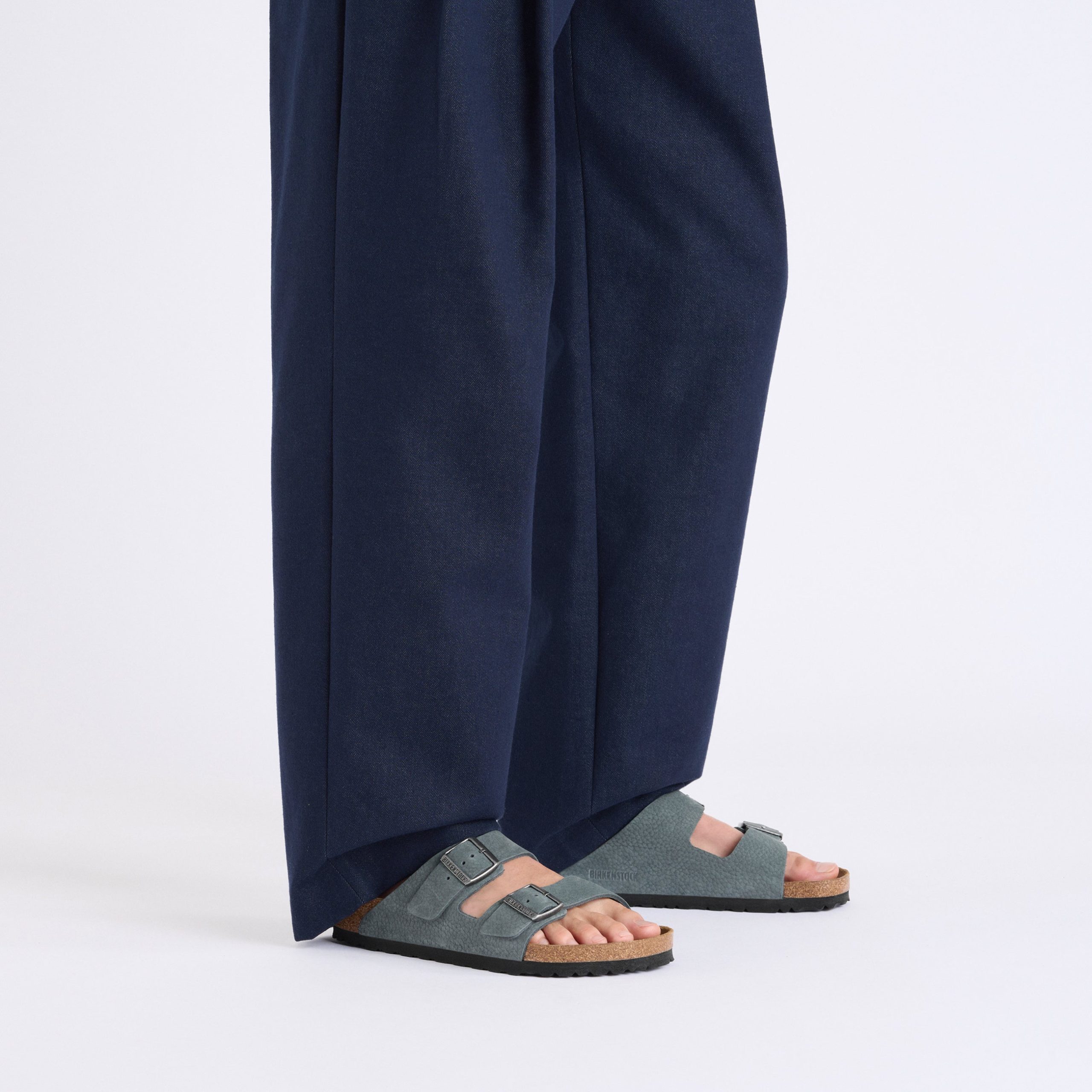 Arizona Desert Buck Basalt Grey Nubuck Leather - Image 4